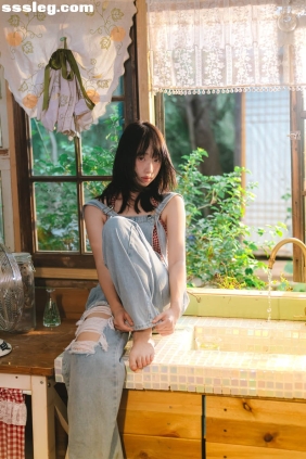 [YITUYU艺图语]2025.08.10 小木屋里的时光切片 西波吖[19P155M]
