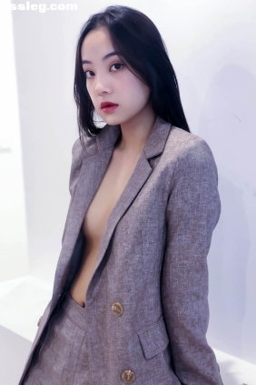 Qinweiyingjie 黑丝秘书[49P+1V245M]