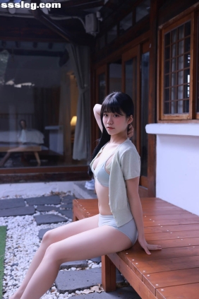 [YITUYU艺图语]2025.12.31 阳光落地窗 Yui[15P107M]