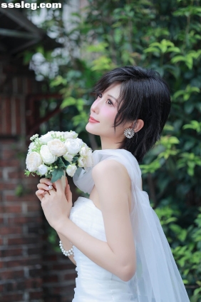 [YITUYU艺图语]2025.11.23 穿上婚纱去当甜心 八月树[13P168M]