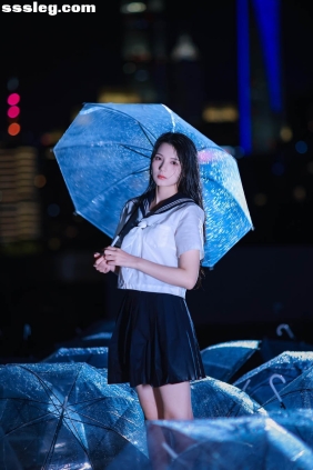[YITUYU艺图语]2025.10.22 雨落时心跳是伞面的碎光 Enyyyn[50P812M]