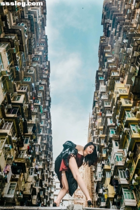 [YITUYU艺图语]2026.01.09 香港怪兽楼与中环人像街拍 叫我GG[23P...