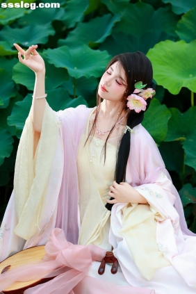 [YITUYU艺图语]2025.08.09 蕊花中 小杜同学[56P952M]