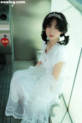 [YITUYU艺图语]2025.11.27 38度夏 满银河乱跑[18P324M]