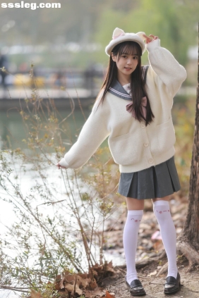 [YITUYU艺图语]2025.11.28 今天是被落叶揉软的少女 小亿[52P385M]